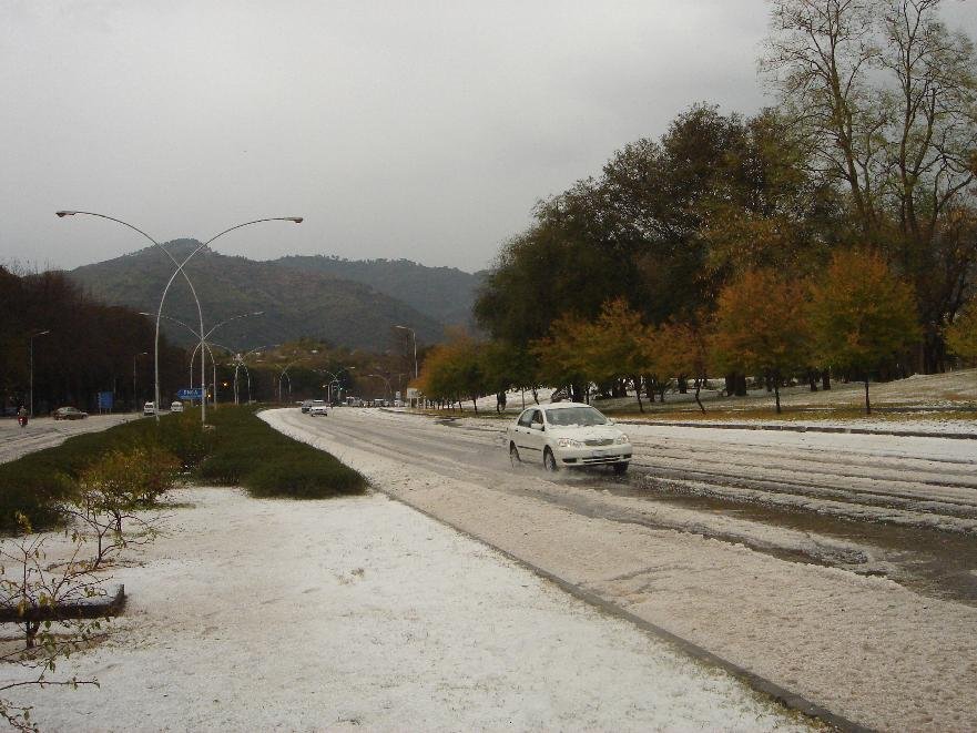 White Sky, white Roads its the true Beauty of Islamabad.